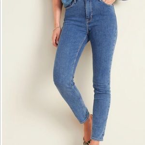 Old Navy Rockstar Super Skinny Jeans